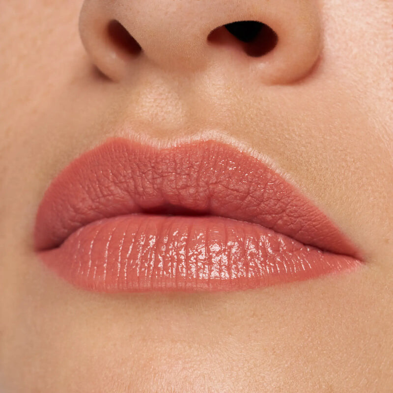 Essence Satin Glow Barra De Labios 01-Whole Latte Love - 3,5g